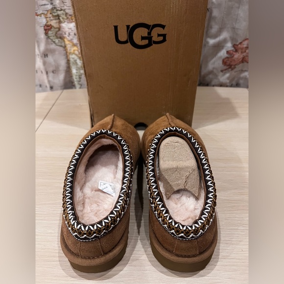 Tasman UGG Slippers - Picture 4 of 8